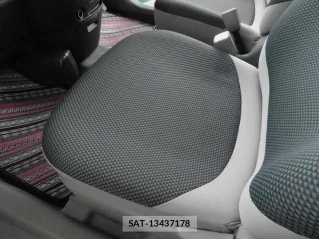 Toyota SIENTA 2005-06 7728671-23