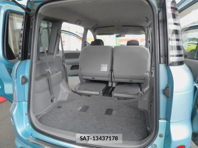 Toyota SIENTA 2005-06 7728671-26