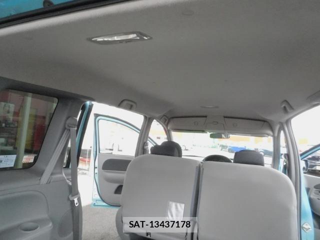 Toyota SIENTA 2005-06 7728671-27