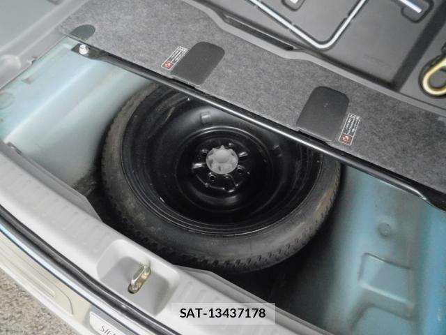 Toyota SIENTA 2005-06 7728671-28