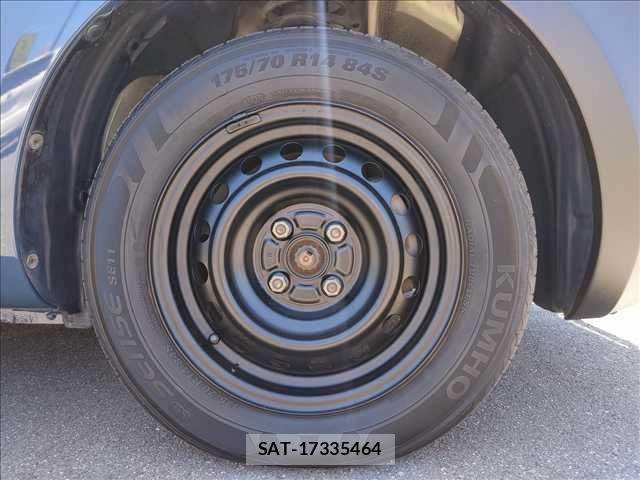 Toyota SIENTA 2004-03 7728648-11
