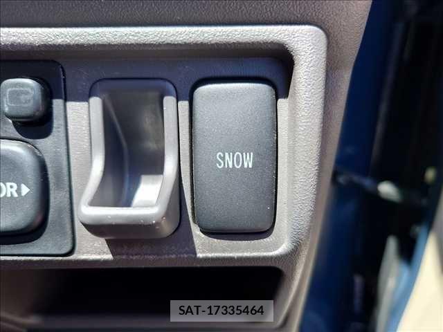 Toyota SIENTA 2004-03 7728648-13