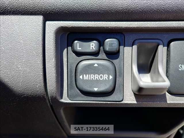 Toyota SIENTA 2004-03 7728648-15