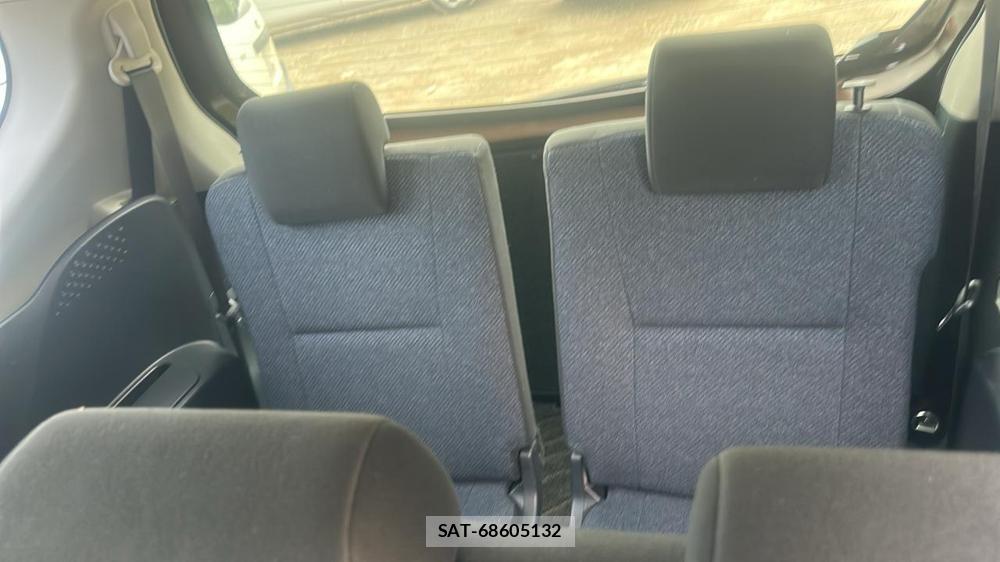 Toyota SIENTA 2015-10 7353013-22