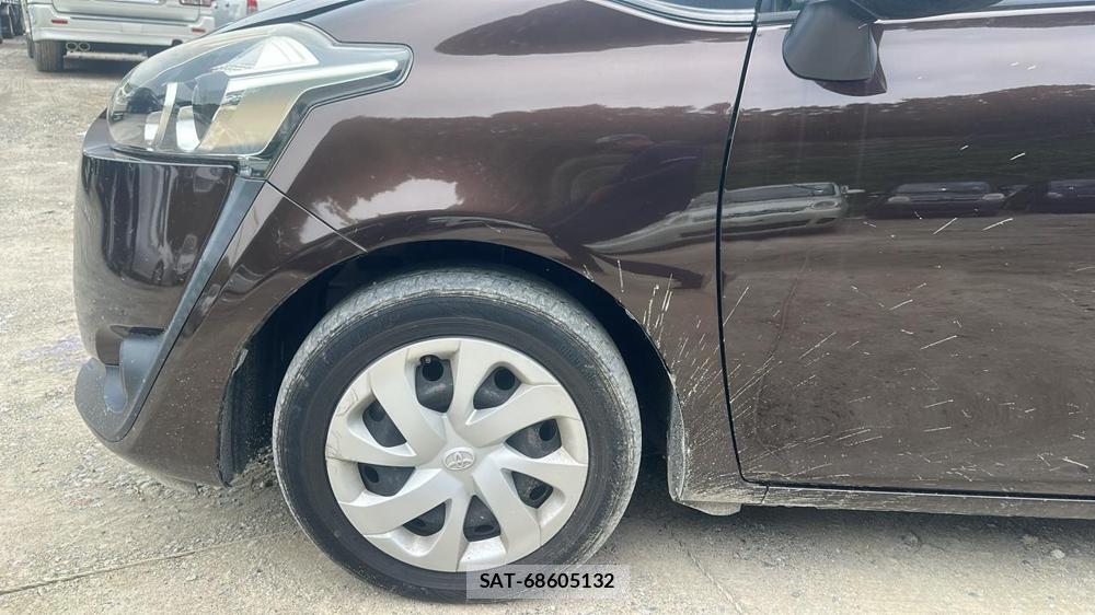 Toyota SIENTA 2015-10 7353013-27