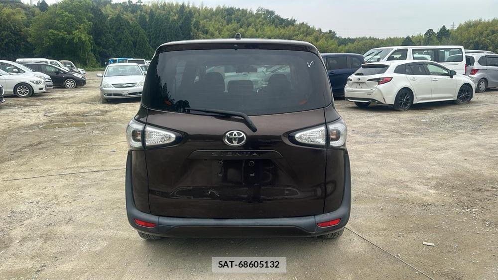 Toyota SIENTA 2015-10 7353013-3