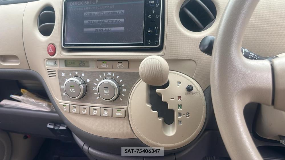 Toyota SIENTA 2009 7332892-18