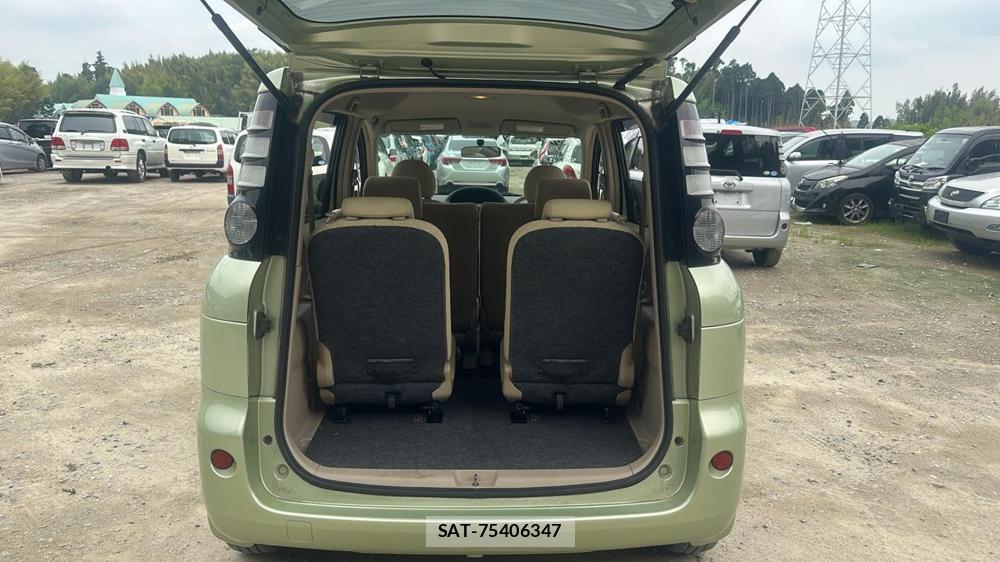 Toyota SIENTA 2009 7332892-23