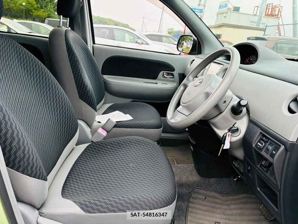 Toyota SIENTA 2009-07 7687983-11