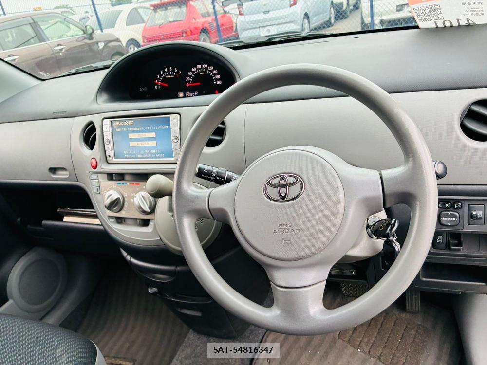 Toyota SIENTA 2009-07 7687983-14