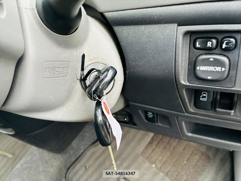 Toyota SIENTA 2009-07 7687983-16