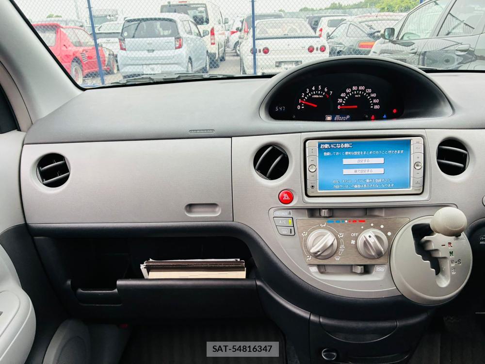 Toyota SIENTA 2009-07 7687983-17