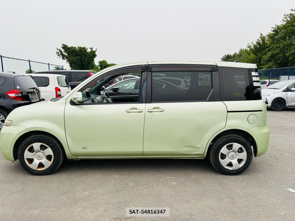 Toyota SIENTA 2009-07 7687983-1