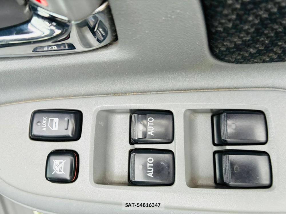 Toyota SIENTA 2009-07 7687983-21