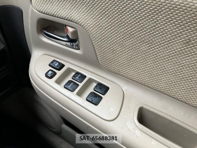 Toyota SIENTA 2009-09 7789104-11
