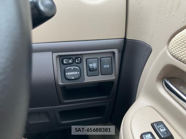 Toyota SIENTA 2009-09 7789104-12