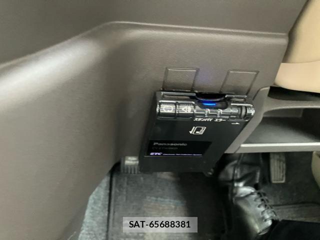 Toyota SIENTA 2009-09 7789104-14
