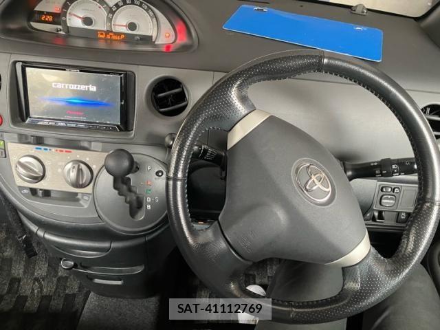 Toyota SIENTA 2012-04 7789103-7