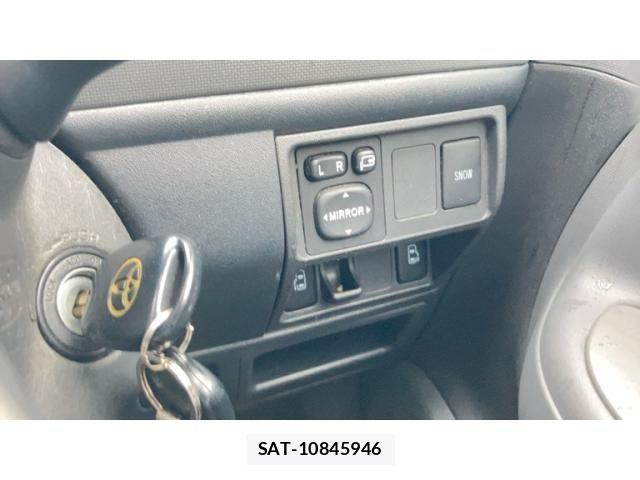 Toyota SIENTA 2011-12 7789105-12