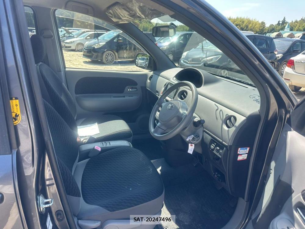 Toyota SIENTA 2009-12 7610993-11