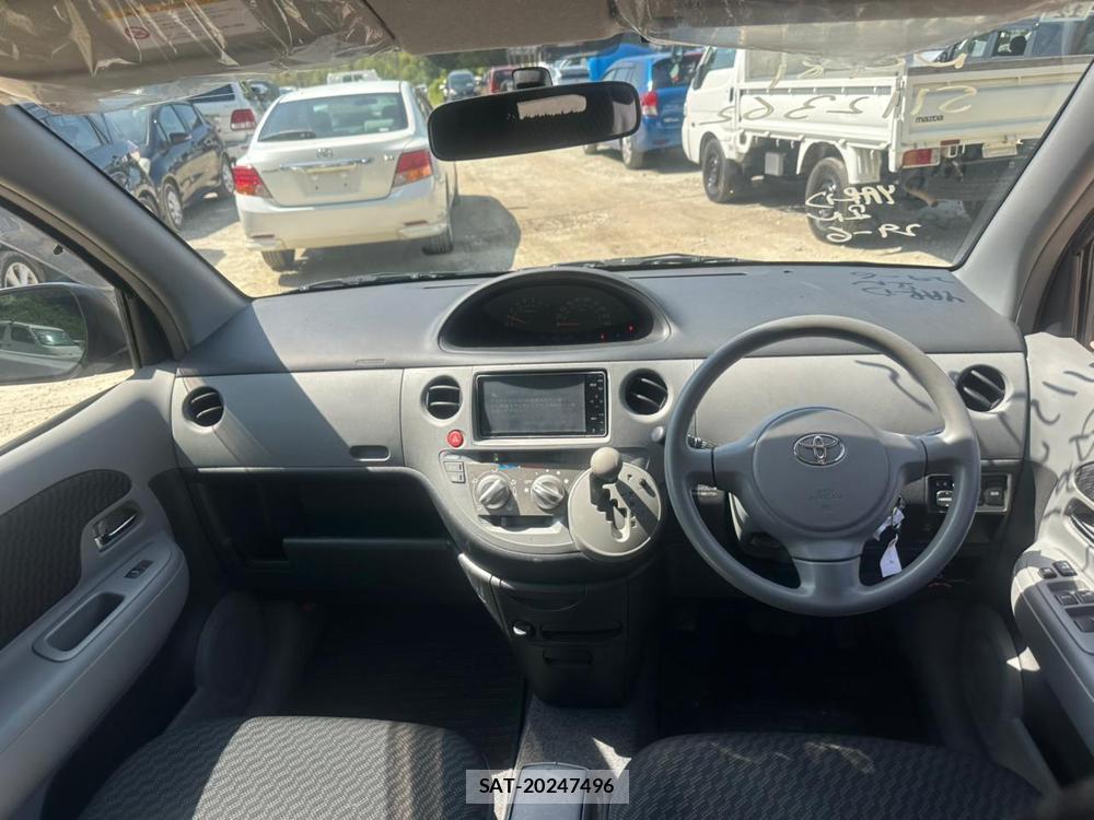 Toyota SIENTA 2009-12 7610993-12