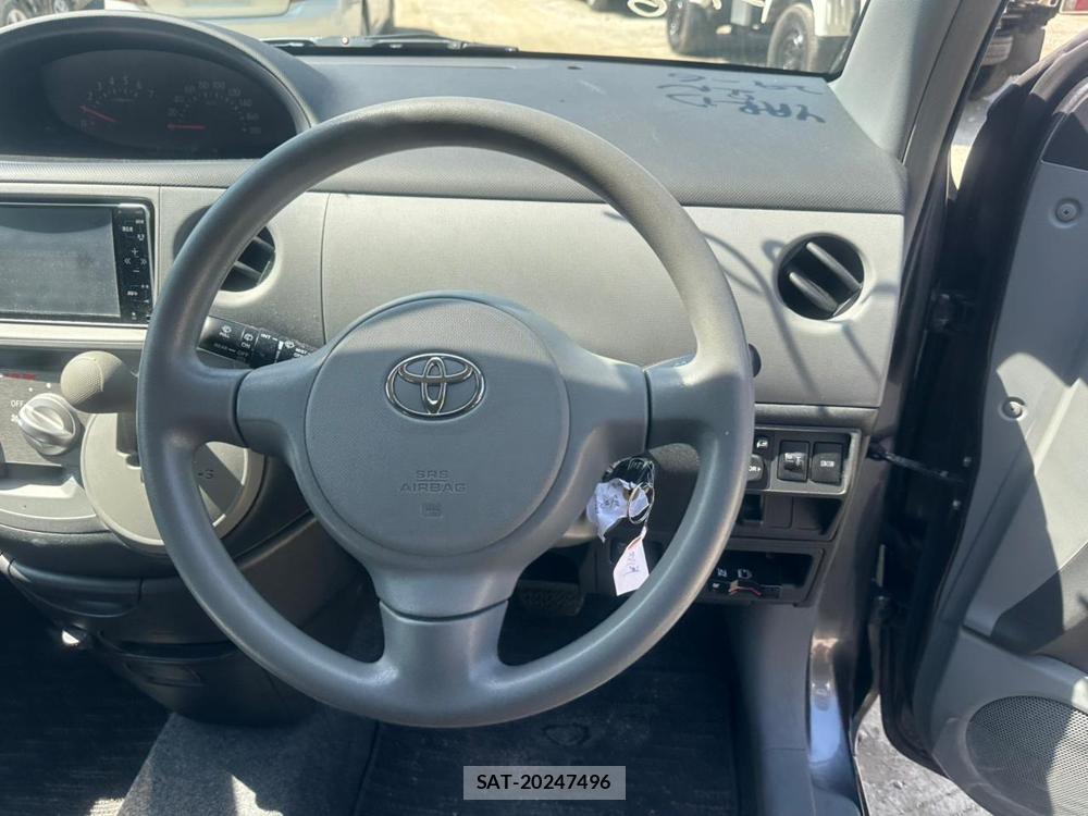 Toyota SIENTA 2009-12 7610993-13