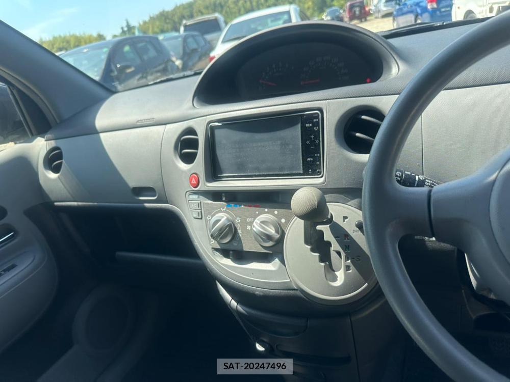 Toyota SIENTA 2009-12 7610993-16