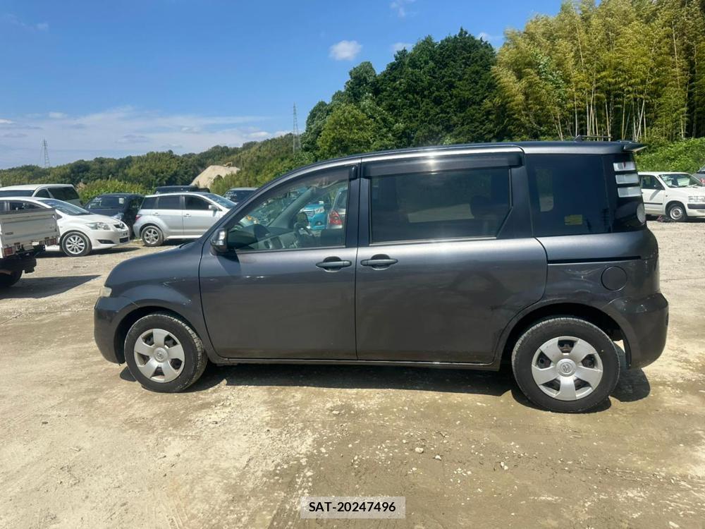 Toyota SIENTA 2009-12 7610993-1