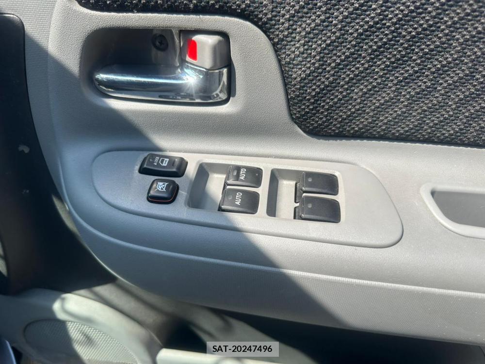 Toyota SIENTA 2009-12 7610993-19