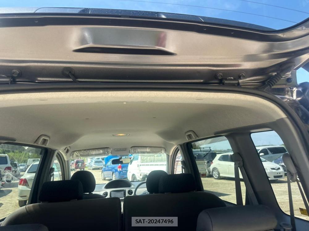 Toyota SIENTA 2009-12 7610993-20