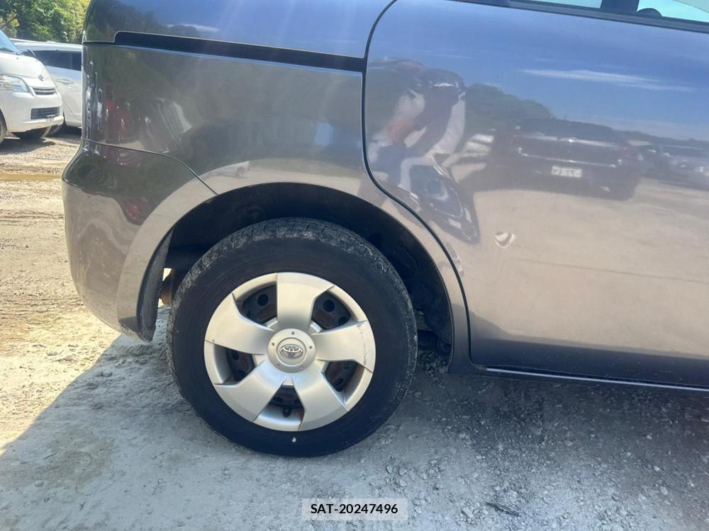 Toyota SIENTA 2009-12 7610993-24