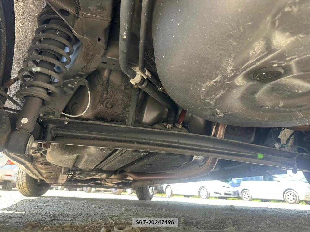 Toyota SIENTA 2009-12 7610993-31