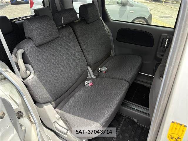 Toyota SIENTA 2012-09 7789109-15