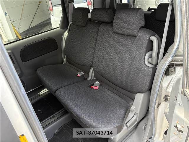 Toyota SIENTA 2012-09 7789109-17