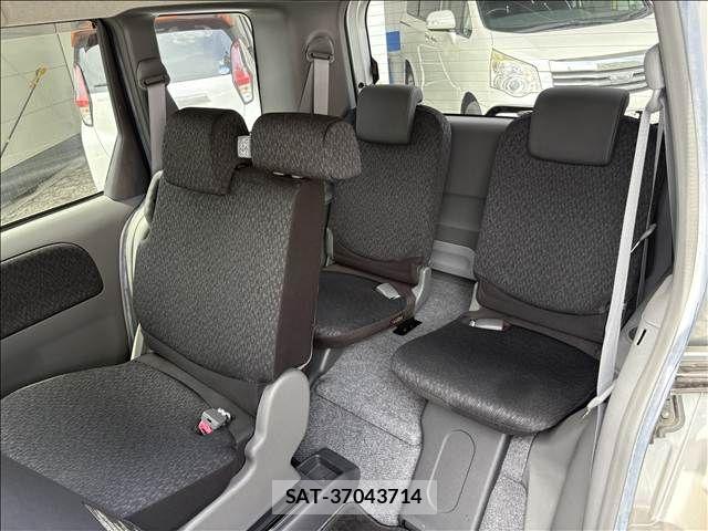 Toyota SIENTA 2012-09 7789109-18
