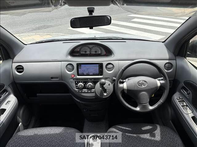 Toyota SIENTA 2012-09 7789109-1