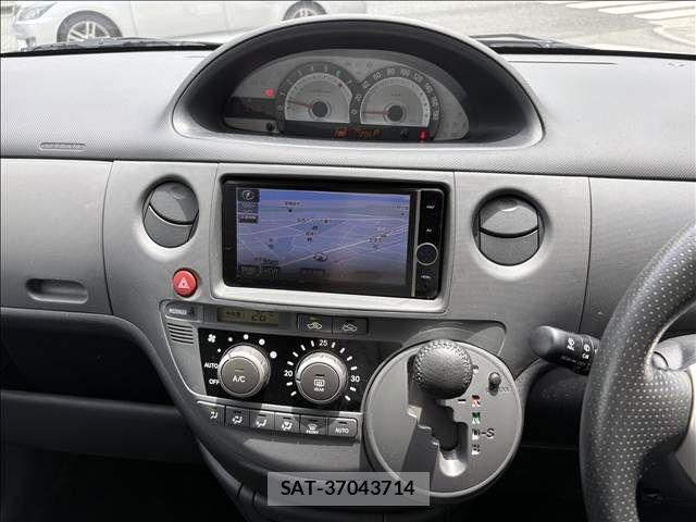 Toyota SIENTA 2012-09 7789109-25