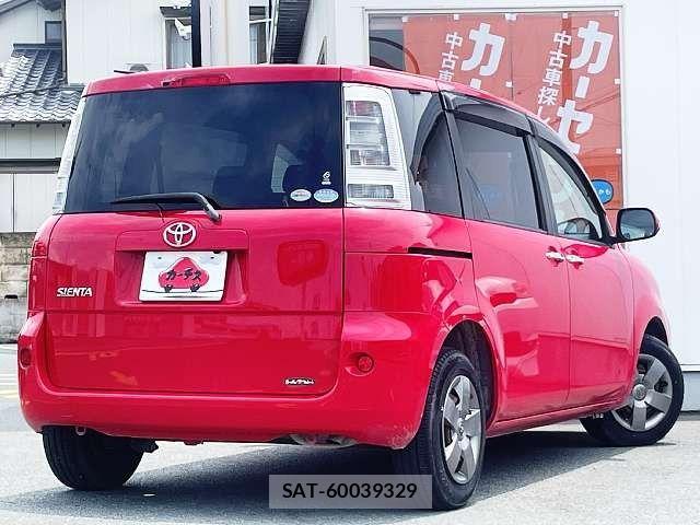 Toyota SIENTA 2011-08 7789108-2