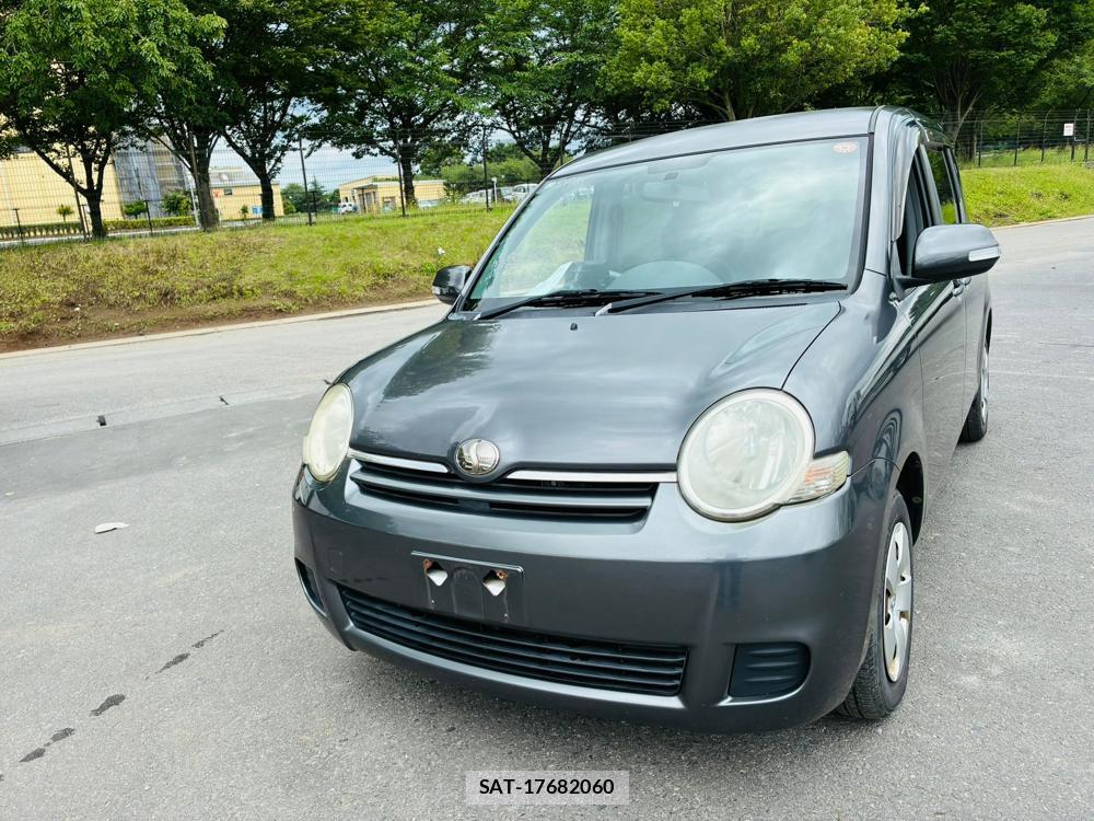 Toyota SIENTA 2009-10 7578789-0