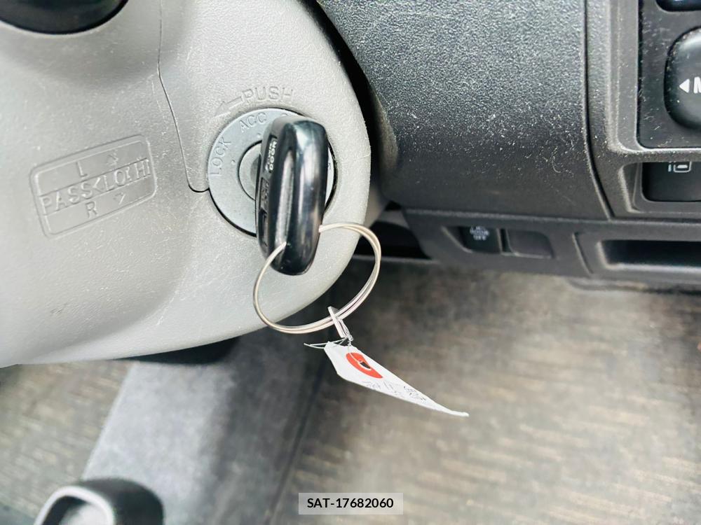 Toyota SIENTA 2009-10 7578789-16