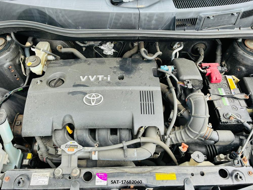 Toyota SIENTA 2009-10 7578789-32