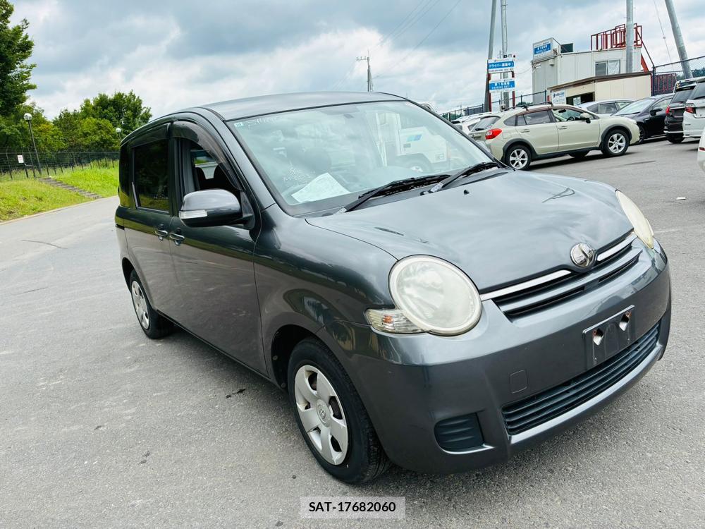 Toyota SIENTA 2009-10 7578789-6