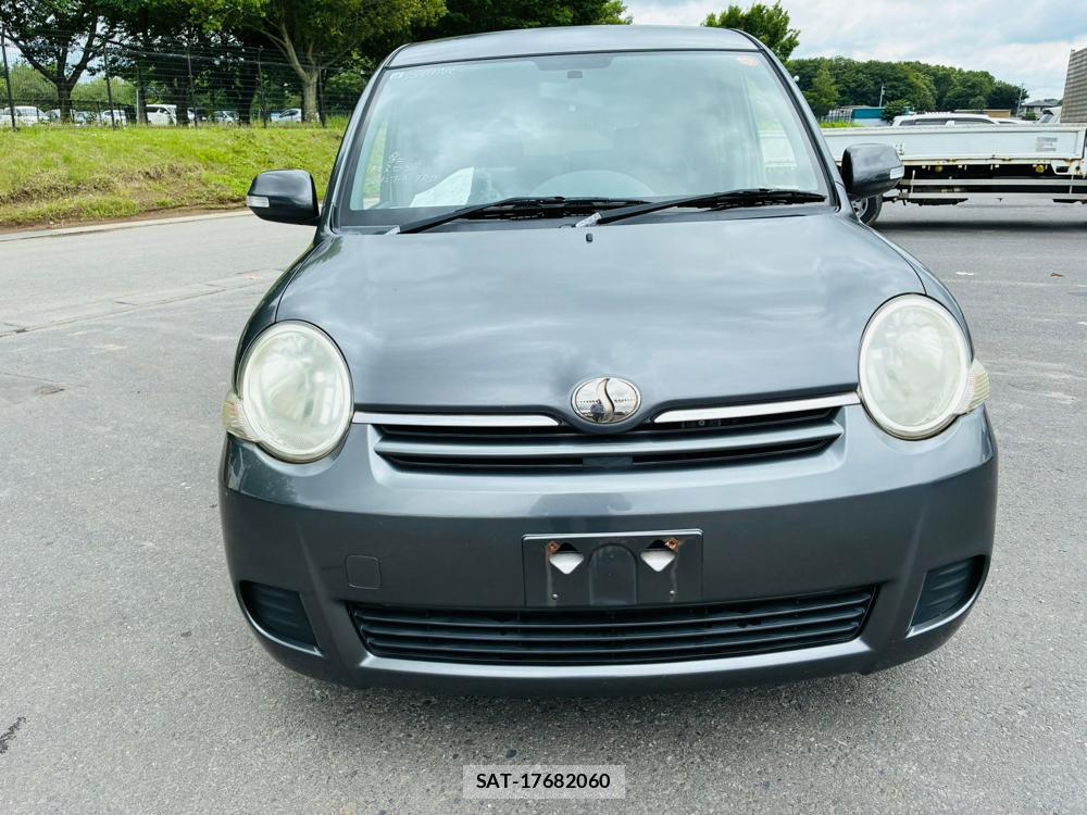 Toyota SIENTA 2009-10 7578789-7