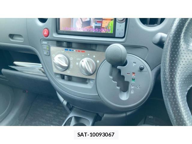 Toyota SIENTA 2011-07 7789106-11