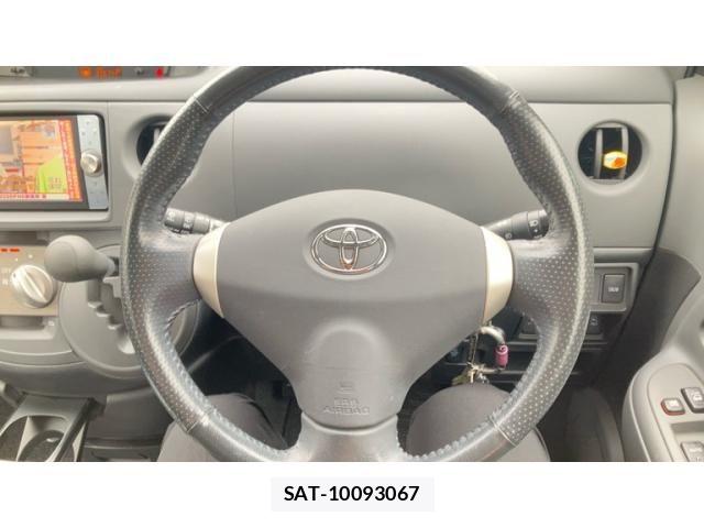 Toyota SIENTA 2011-07 7789106-15