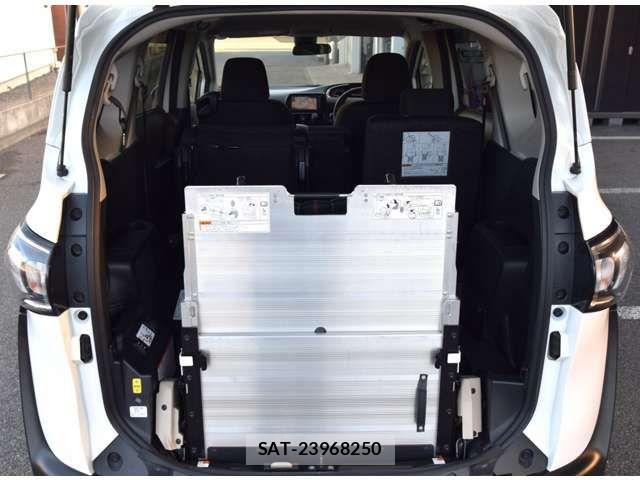 Toyota SIENTA 2019-06 7879407-11