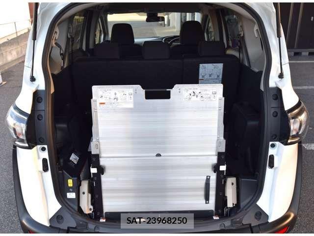 Toyota SIENTA 2019-06 7879407-14
