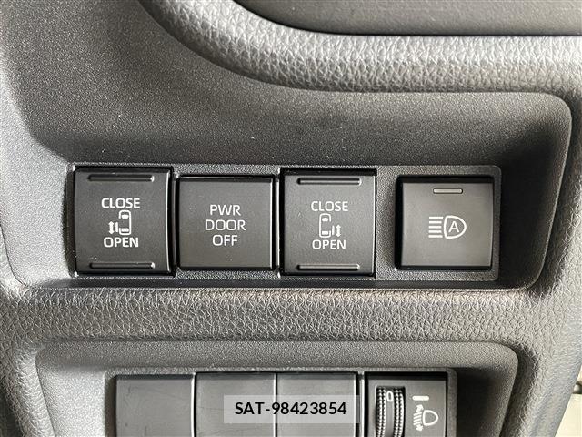 Toyota SIENTA 2024-06 7879415-12