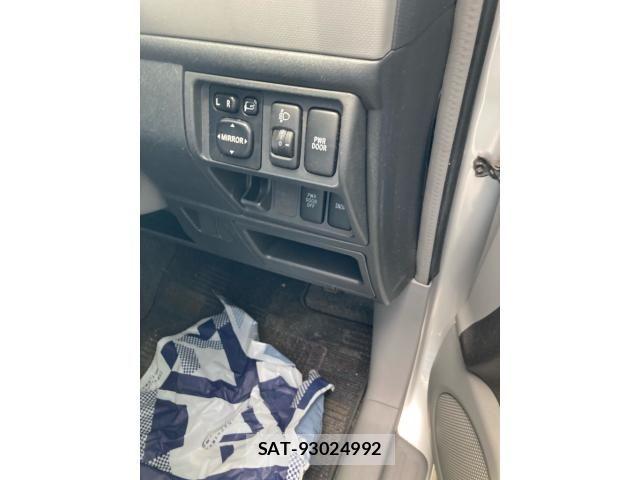 Toyota SIENTA 2005-05 7879441-13