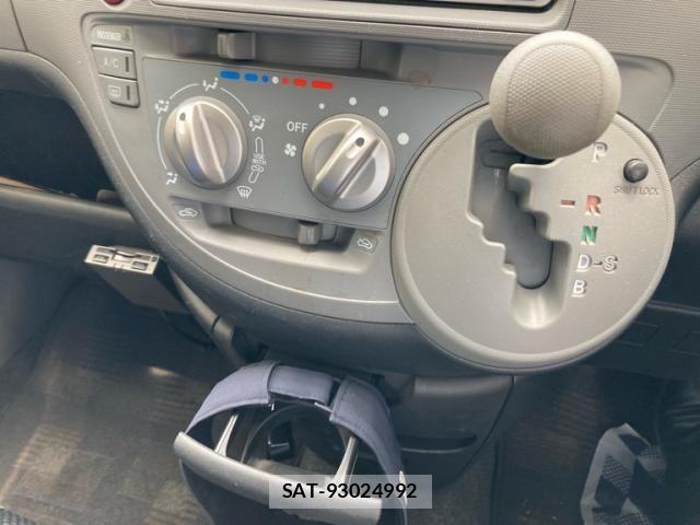 Toyota SIENTA 2005-05 7879441-16